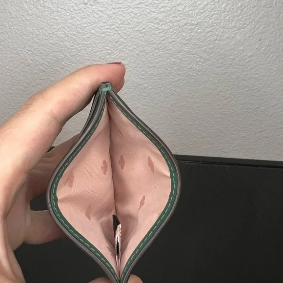 Kate Spade SET Staci Square Pineapple with matching card holder - Picture 4 of 13